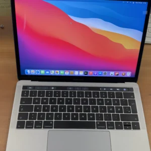 Apple MacBook Pro 13″ A1706 2016 – Ricondizionato